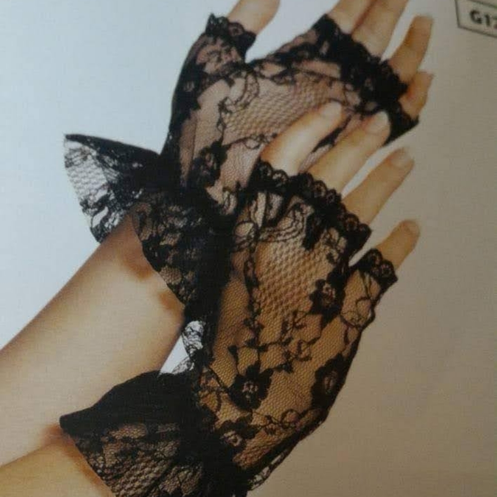 Lace Gloves